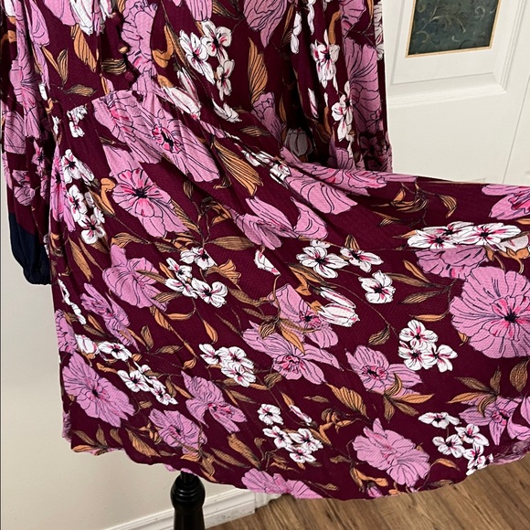 Chic Floral Long Sleeve Dress in Burgundy and Pink - Picture 12 of 14